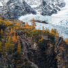 ghiacciaio parco nazionale gran paradiso avvolto nella cornice autunnale